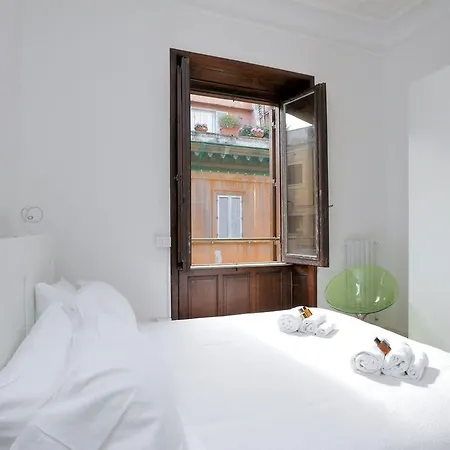 Apartment Condotti Charme - My Extra